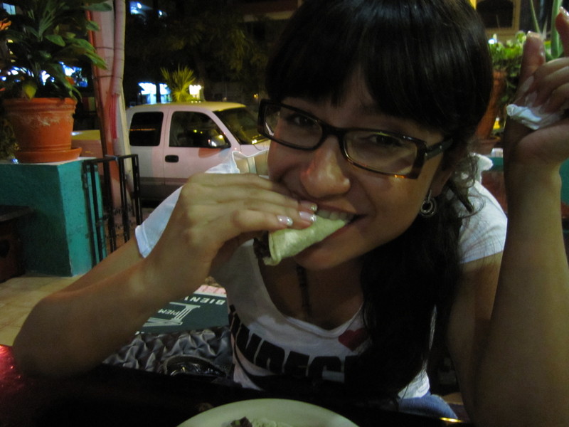 IraÃ­s enjoying her taco
