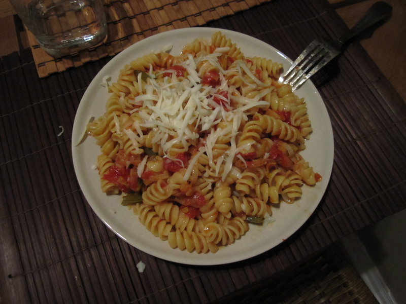 Fusilli porri-pomodoro-peperoni. Got my pasta fix