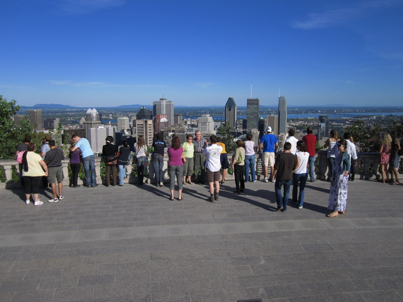 Downtown MontrÃ©al from the Mont Royalâ€”and the people in between!