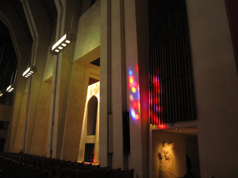 Nice lighting into the Oratoire St-Joseph